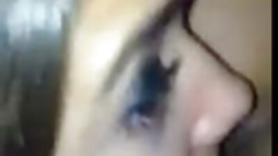 年轻的屁股用她湿漉漉的阴户付房租