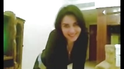 俄罗斯女学生从后面在她紧的混蛋里性交